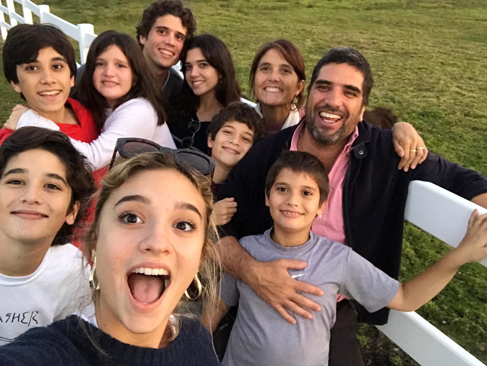 Narciso and Malena Muñoz with their 8 children